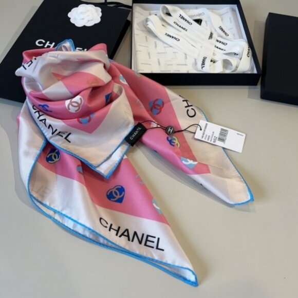 Chanel Pink Adorable Heart Motif Scarf - Picture 1 of 5